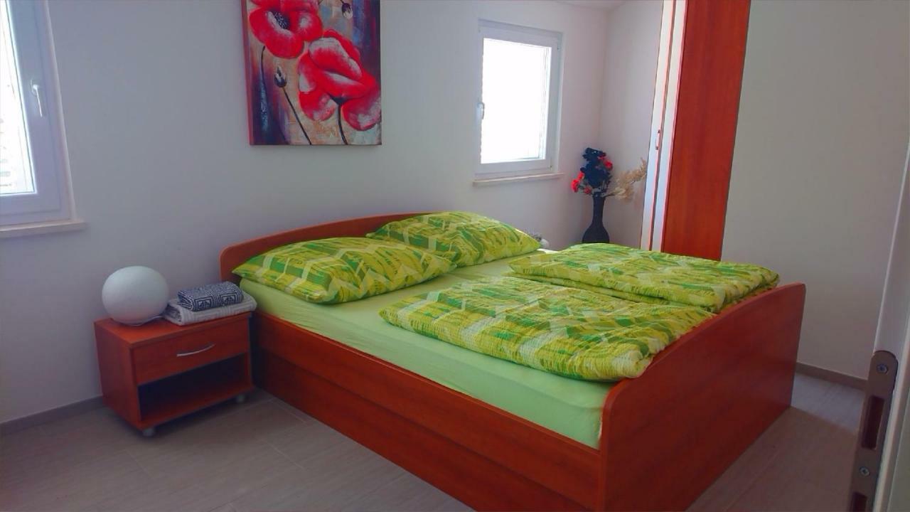 Apartment Villa Vila Novalja