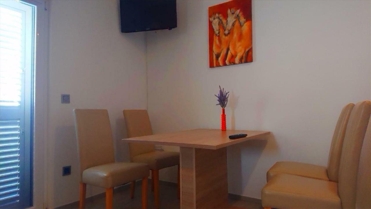 Villa Vila Apartment Novalja