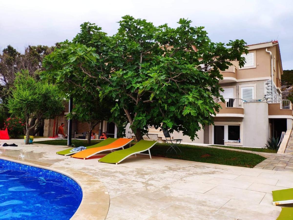 Apartment Villa Vila Novalja